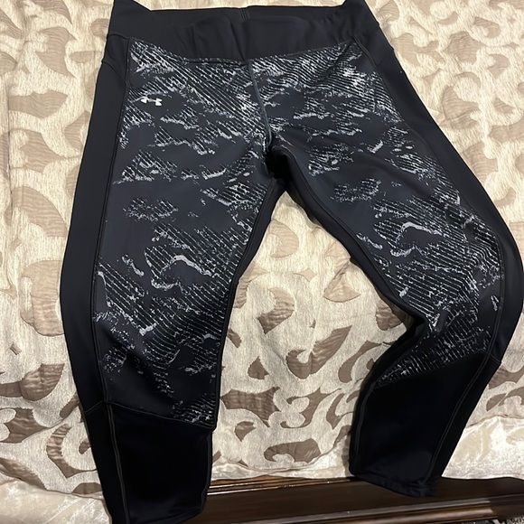 Black under armor - Picture 1 of 5